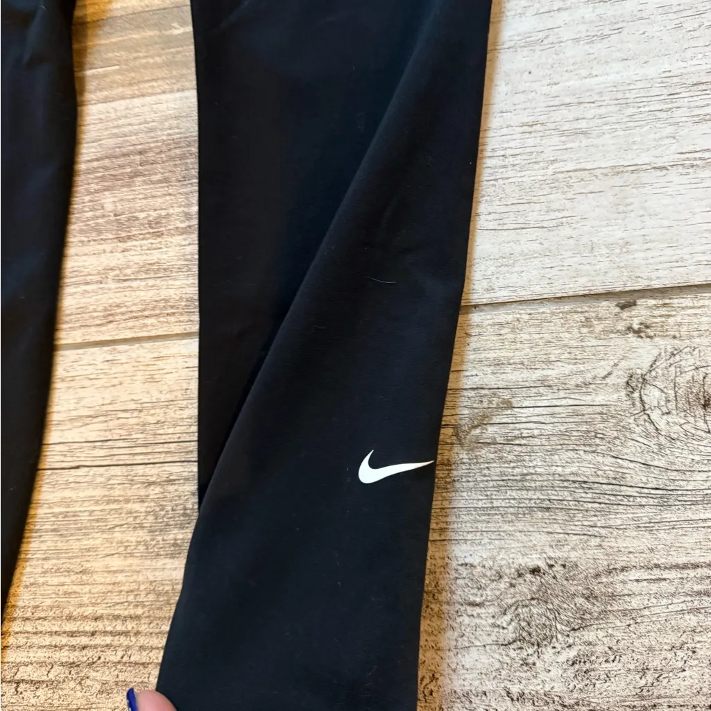 Nike Dry-Fit Cropped Leggings - Image 2