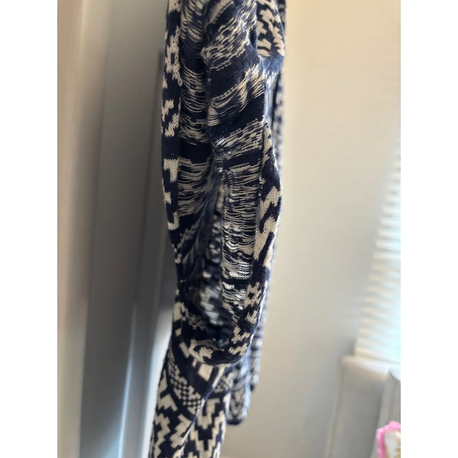 Skies Are Blue Southwestern Navy & White Knit Shrug Boho Cardigan Wrap Size M/L - Image 5