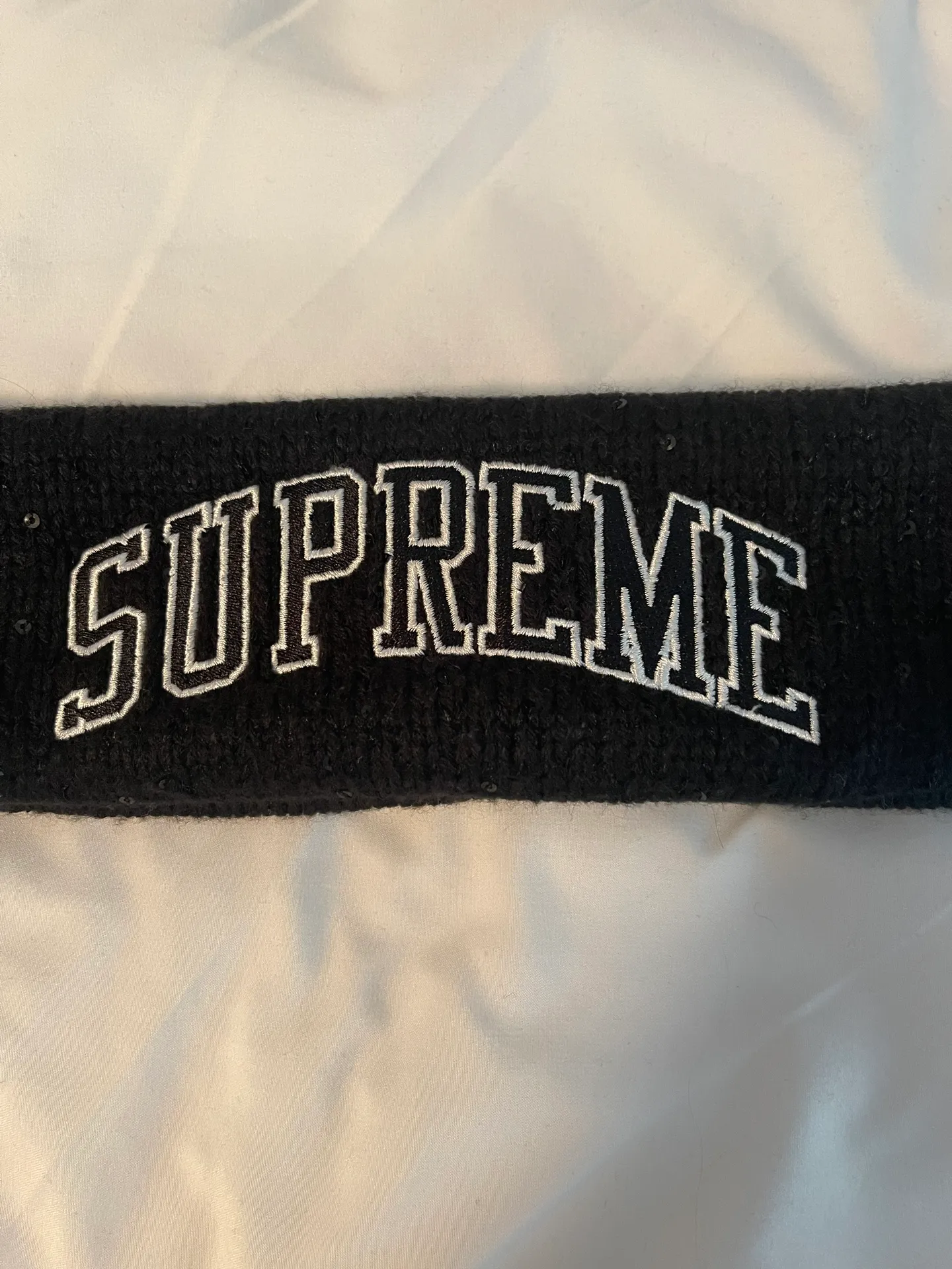 New Era Sequin Arc Logo Headband - Image 5