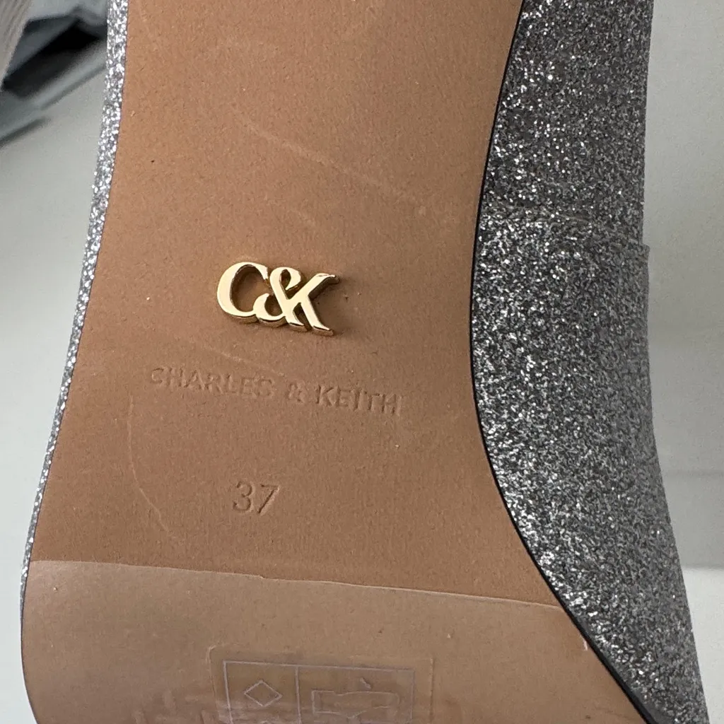 Charles & Keith THE BRIDAL COLLECTION
Glitter Gem-Embellished Pumps Size 7 New - Image 6