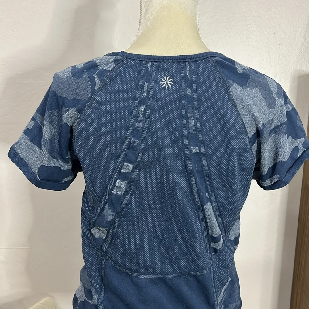 Athleta • Camo fastest track tee shirt scrunched short sleeve XL 349662 - Image 5