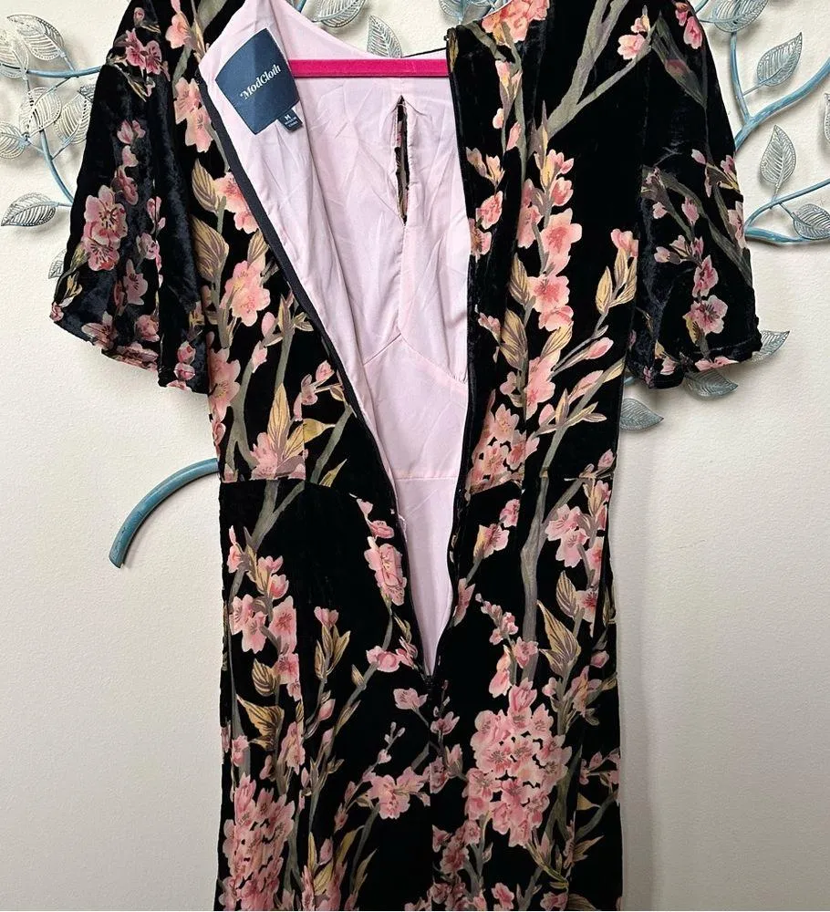 ModCloth black Velvet maxi dress with pink floral Medium - Image 10