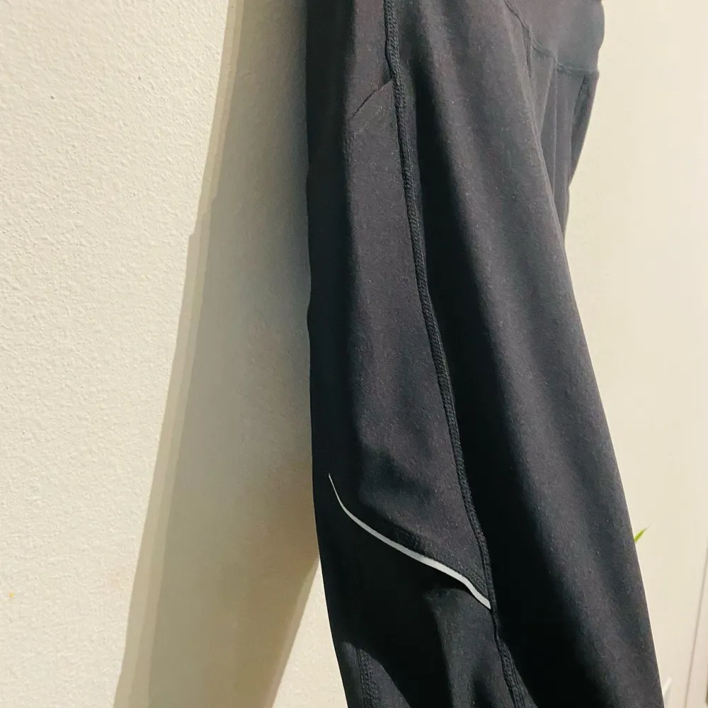 NWT Xersion knee length leggings. Great for spring and summer - Image 7