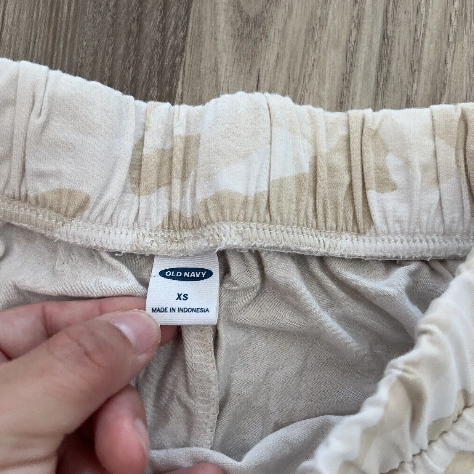 Old Navy Women’s Dream Petal Camo Print Lounge Shorts – Size XS - Image 3