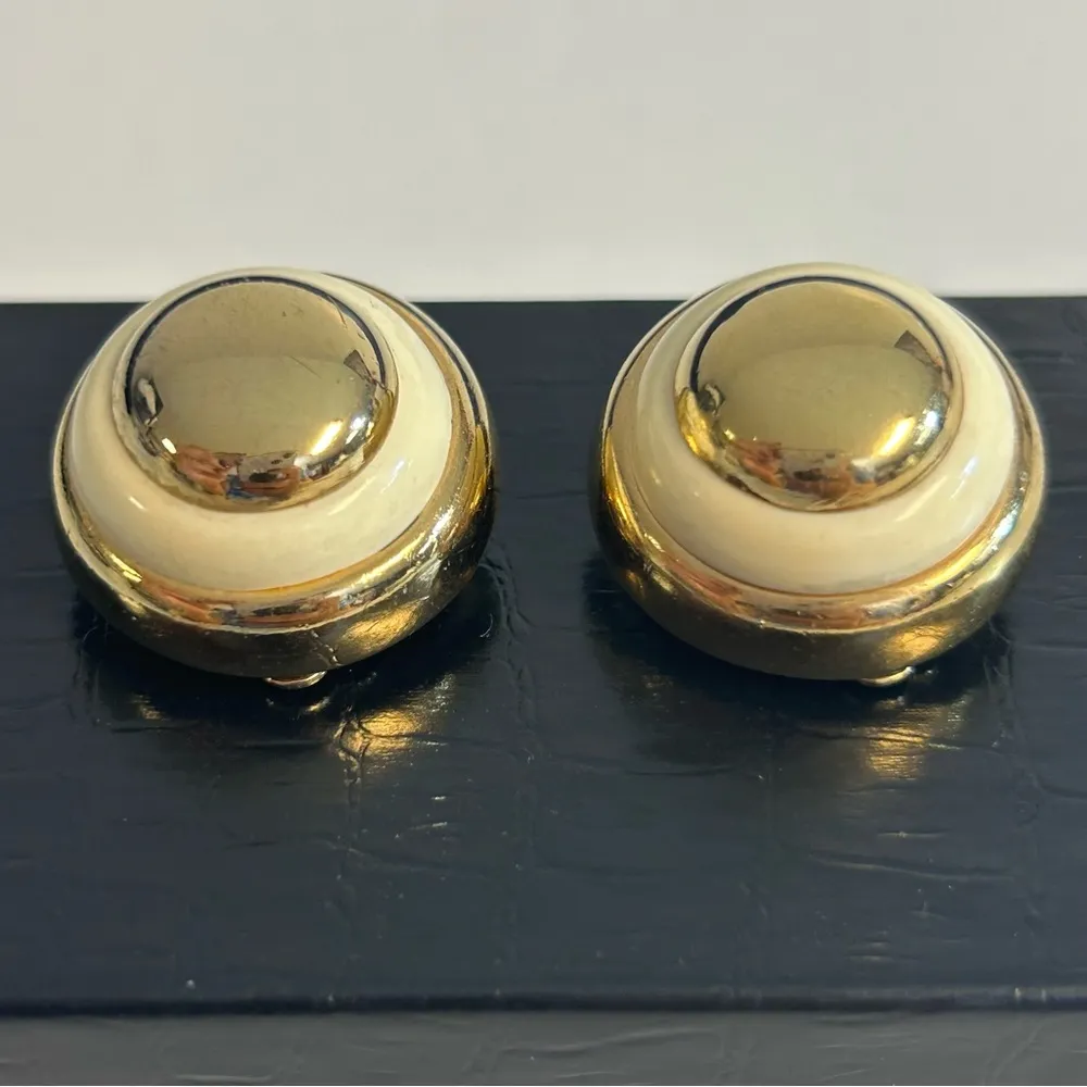 Lanvin Paris Vintage Button Gold and Cream Clip Earrings - Image 4