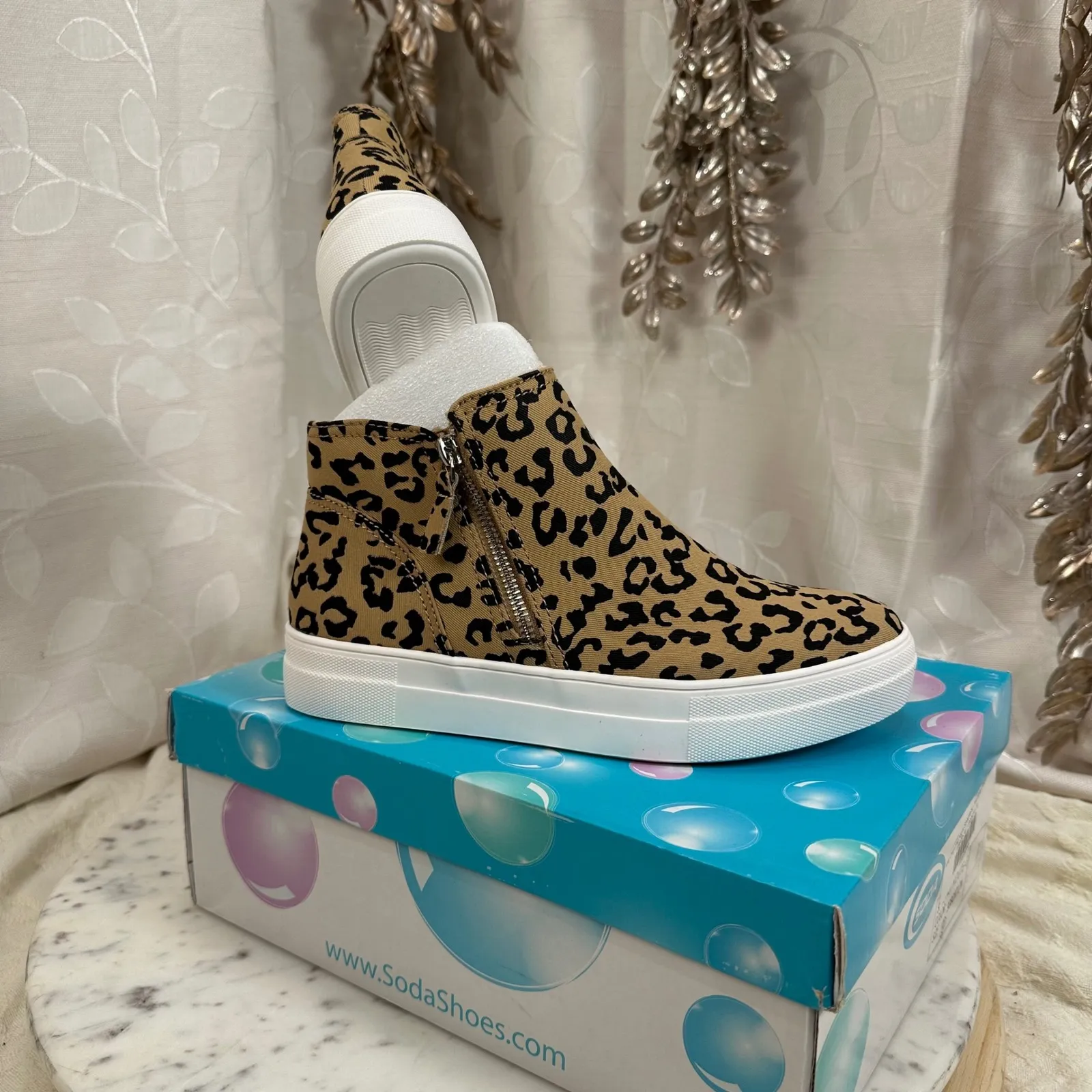 SODA‎ Bobcat Ltn Leopard Print High Top Sneakers Platform Size 9 Women's Shoes - Image 2