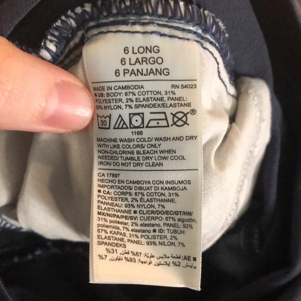 Old Navy Maternity Full Panel Straight Ripped Jeans, size 6 long - Image 6