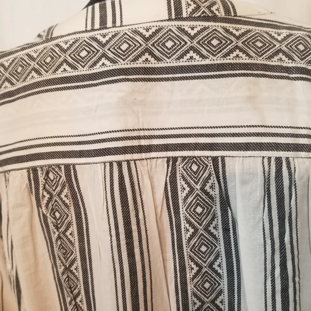 NWOT Roaman's Button down Aztec style blouse Black Size 12 - Image 5