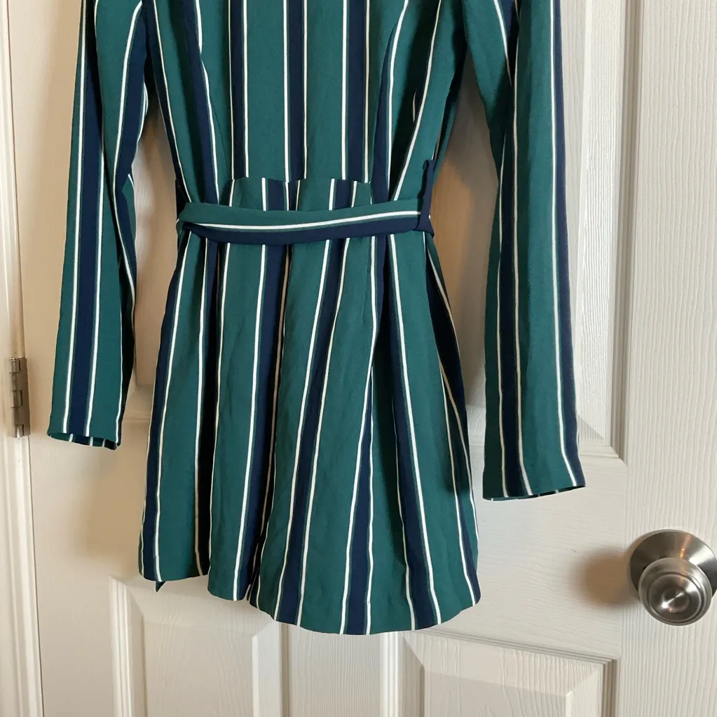Rules of Etiquette Women's Navy & green Striped Romper size small - Image 9