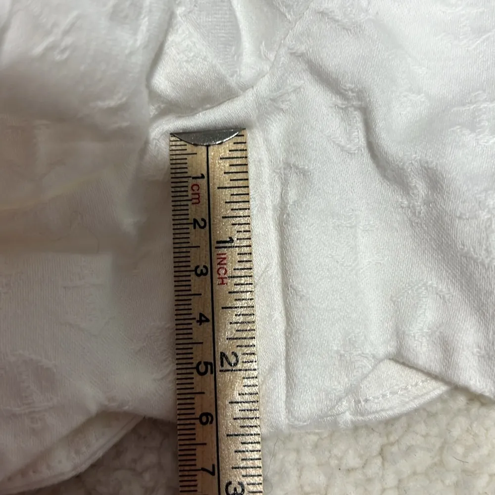 Lilly Pulitzer white scalloped shorts size 2 - Image 7