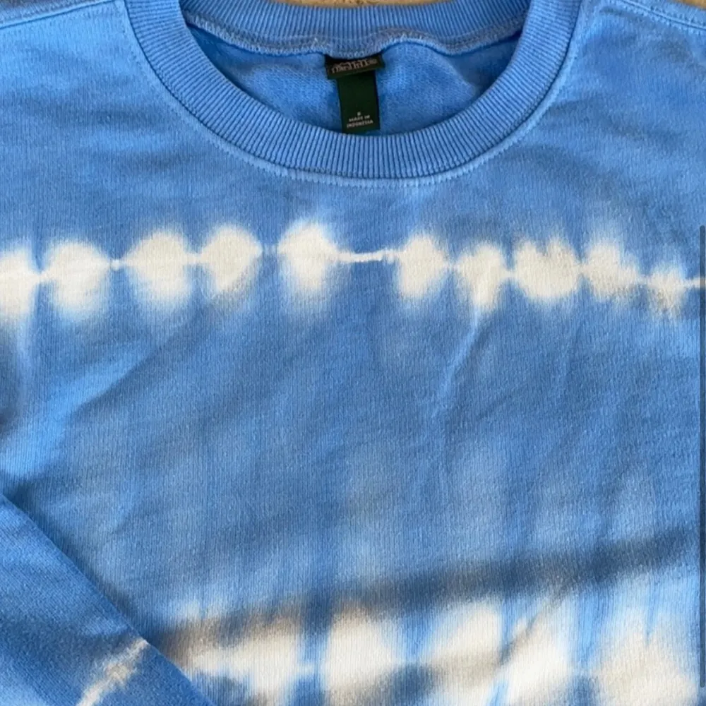 Target Wild Fable Blue Tie Dye Sweatshirt Crop S - Image 3