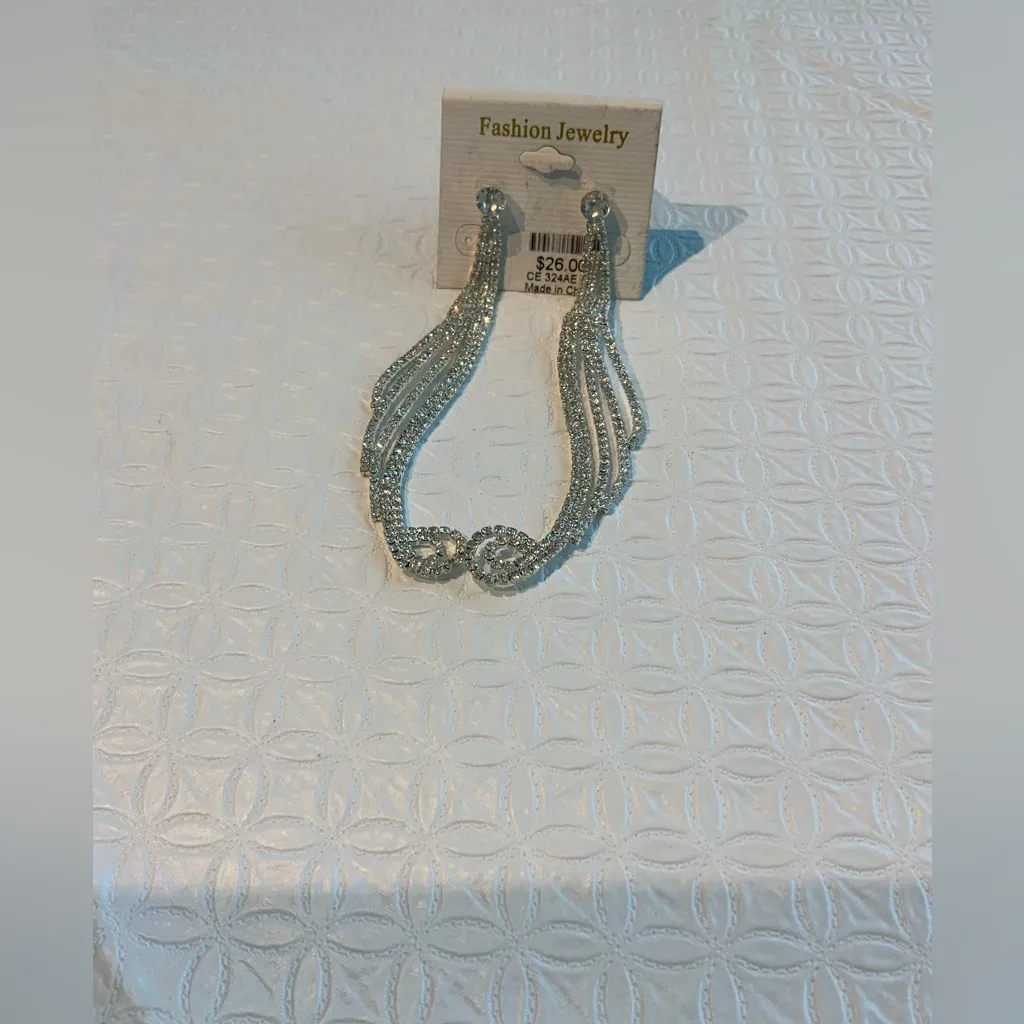 Dramatic Rhinestone Jewelry Silver Dangling Earrings NWT - Image 5