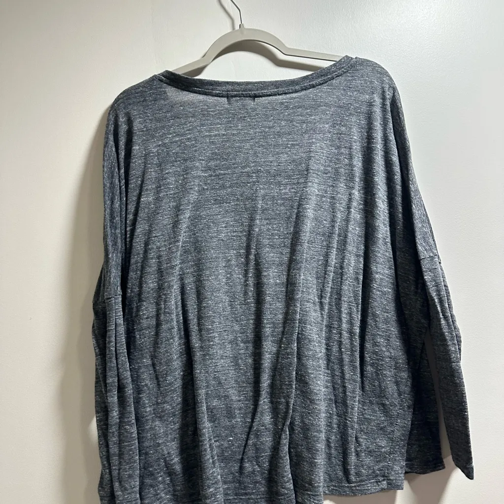 Old Navy Charcoal Long Sleeve Tee - Image 5