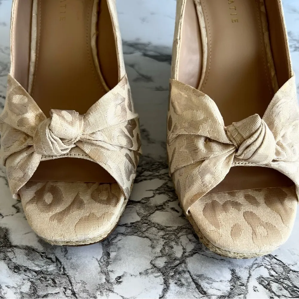 Kelly & Katie Ivala Beige Gold Metallic Animal Print Espadrille Wedge 8.5 - Image 4