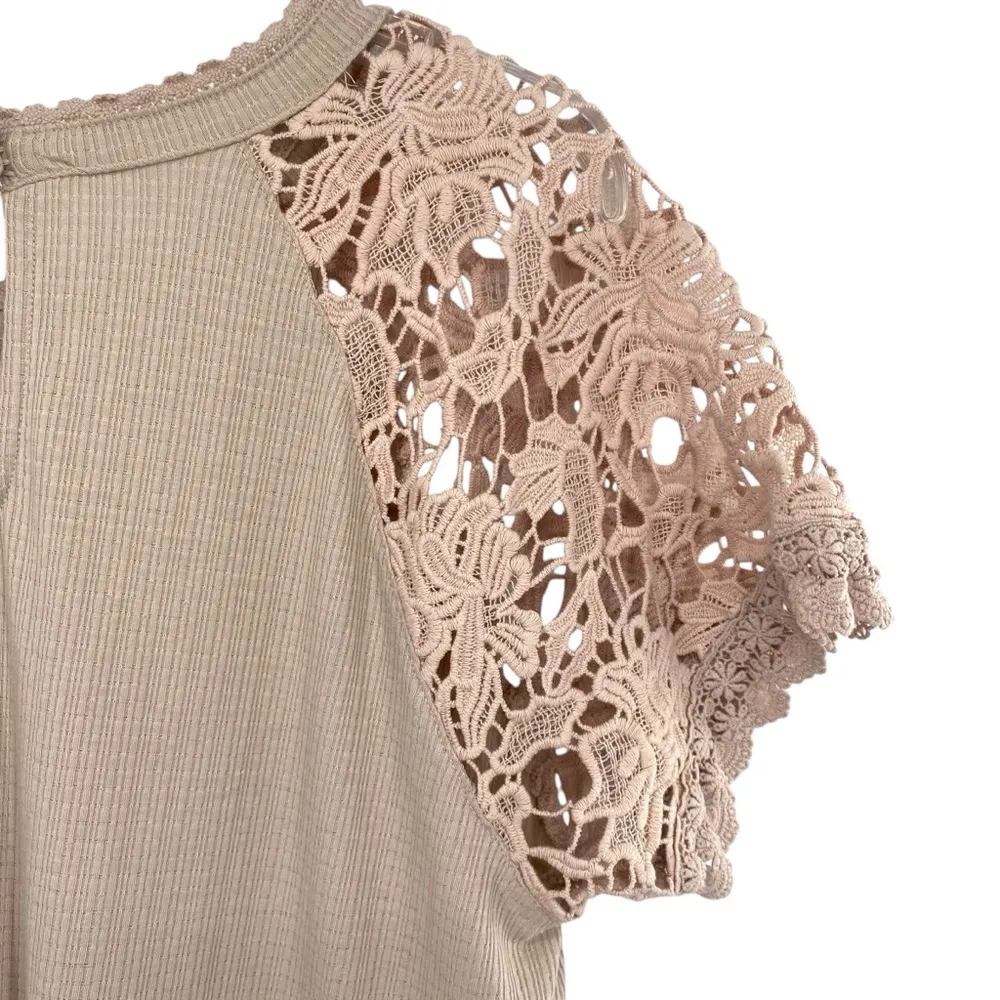 Torrid Textured Jersey Crew Neck Crochet Raglan Top - Image 9