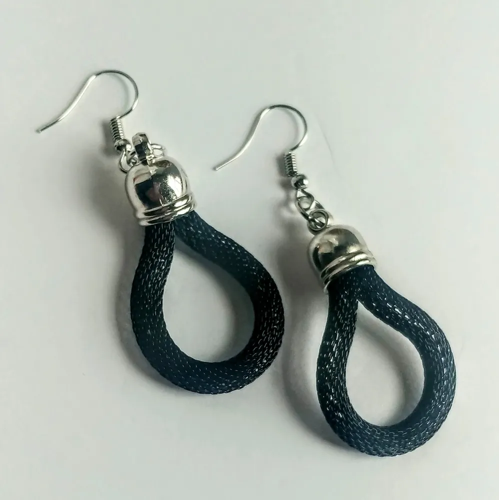 Tri Color Twisted Mesh Necklace Set Gold - Image 4