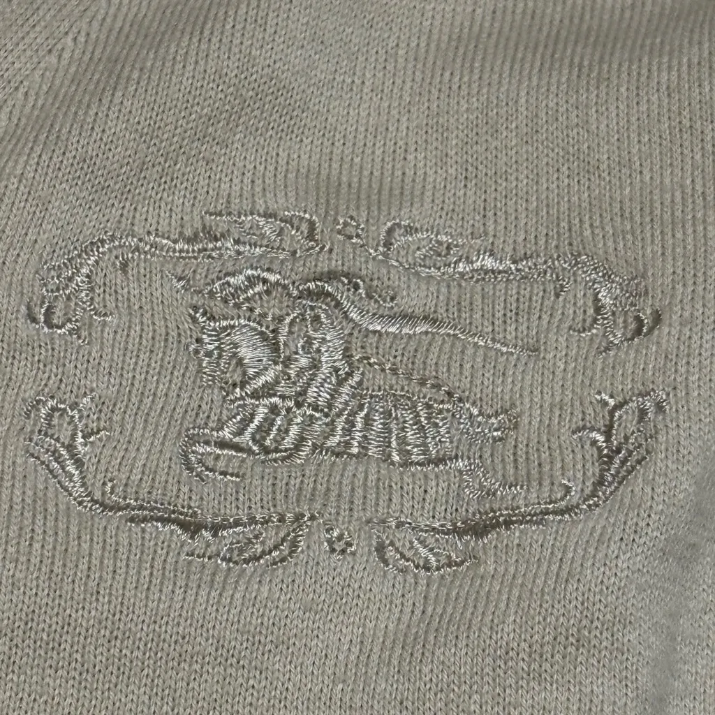 Burberry Classic Tan V-Neck Sweater size Medium - Image 15