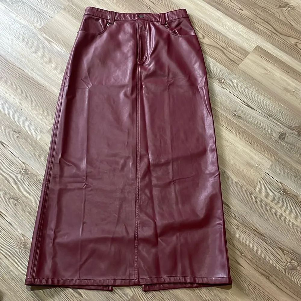 City Slicker Vegan Maxi Skirt Maroon Size 4 NWT faux leather Classy - Image 3