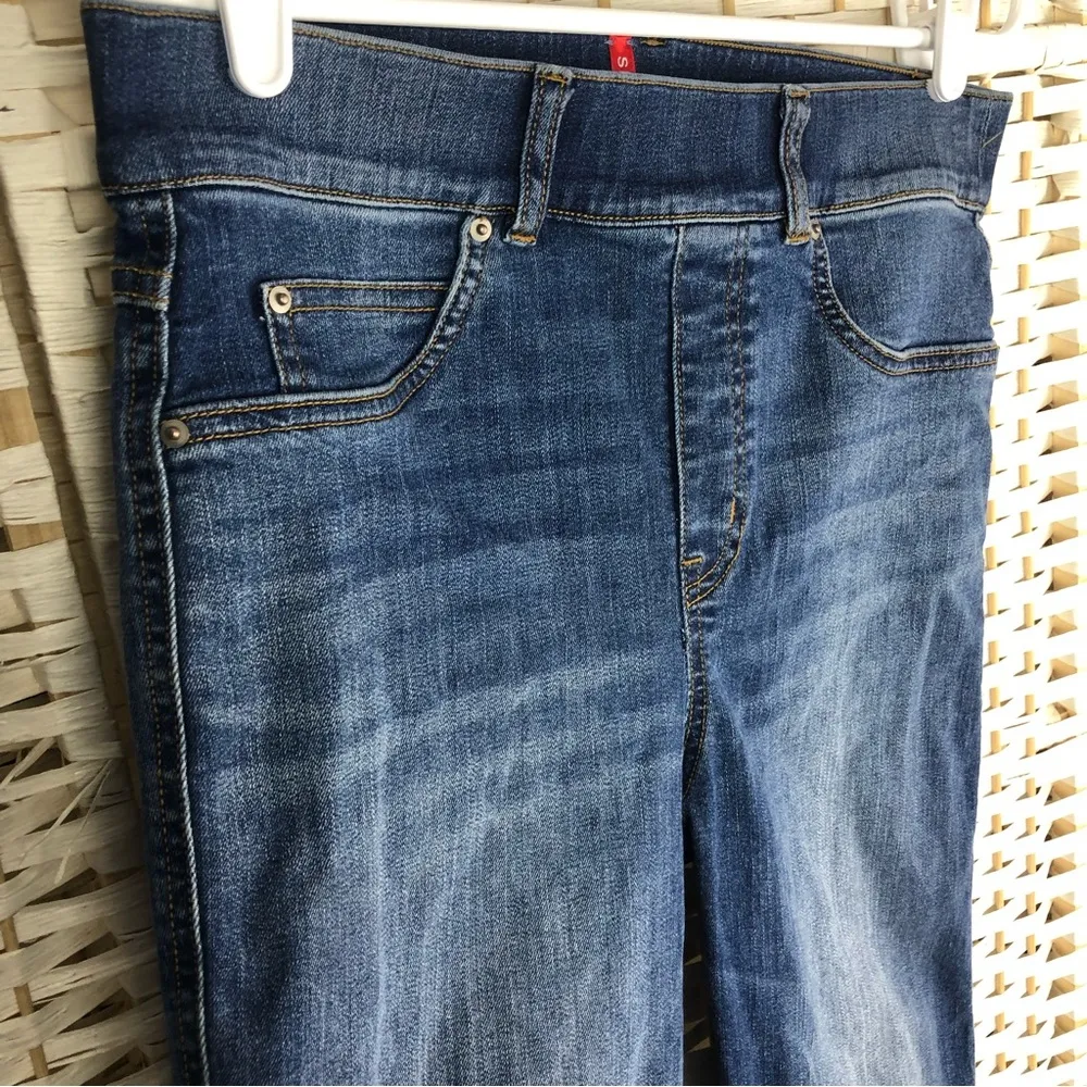 Spanx  Women’s Ankle Straight Leg Jeans Size Medium - Image 3