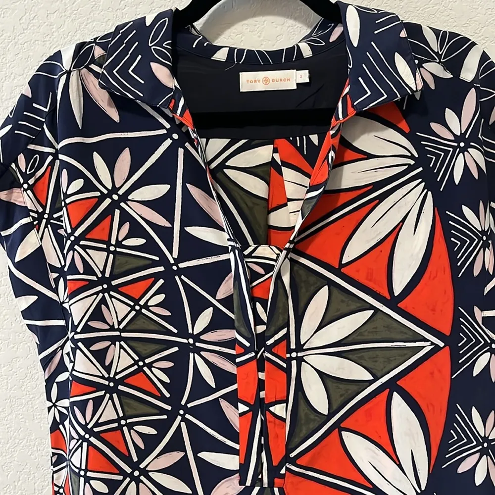 TORY BURCH Floral Pattern 100% Silk Top, Size 2 - Image 2