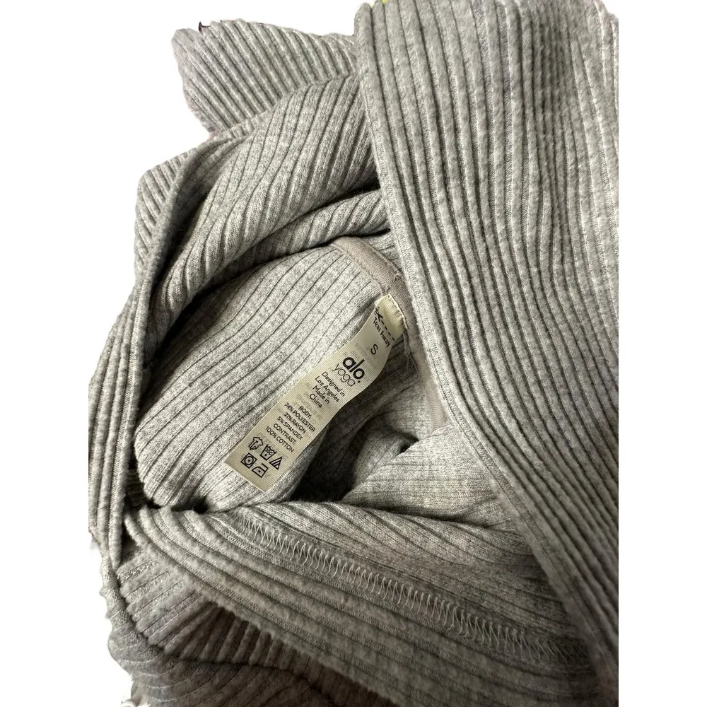 Alo Muse Ribbed Hoodie Sweatshirt - Image 9