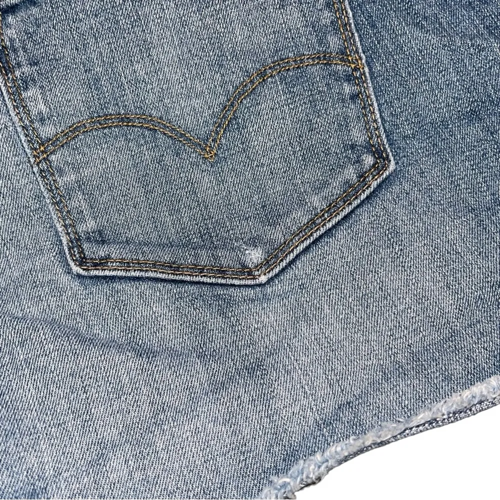 Women’s Levi’s Cut Off Jean Denim Shorts - Image 8