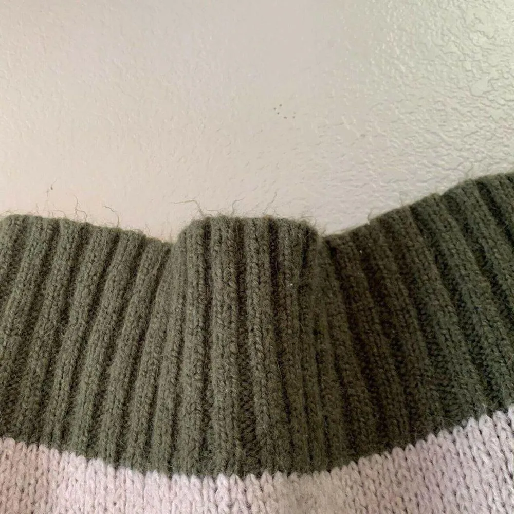 American Eagle Green And Beige Sweater Size S - Image 5