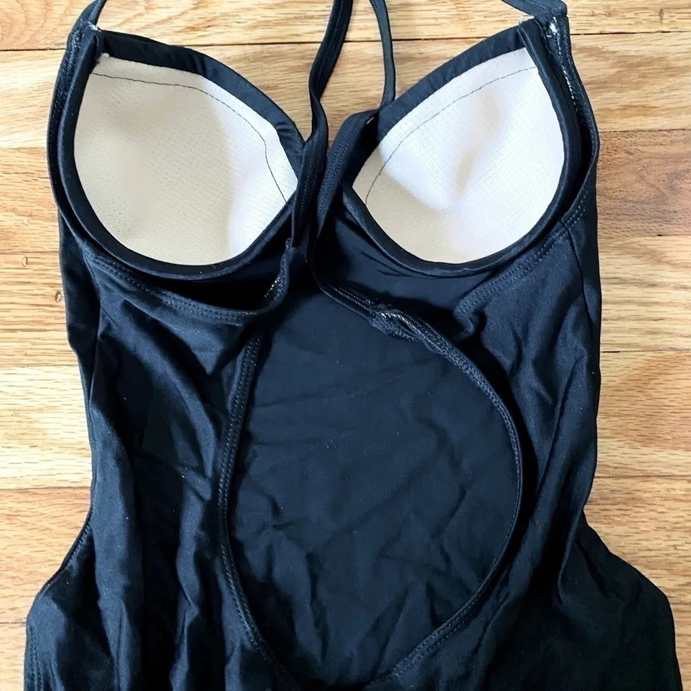 La Blanca black one piece swimsuit. Size 6. Low back. High cut leg.Underwire Bra - Image 5