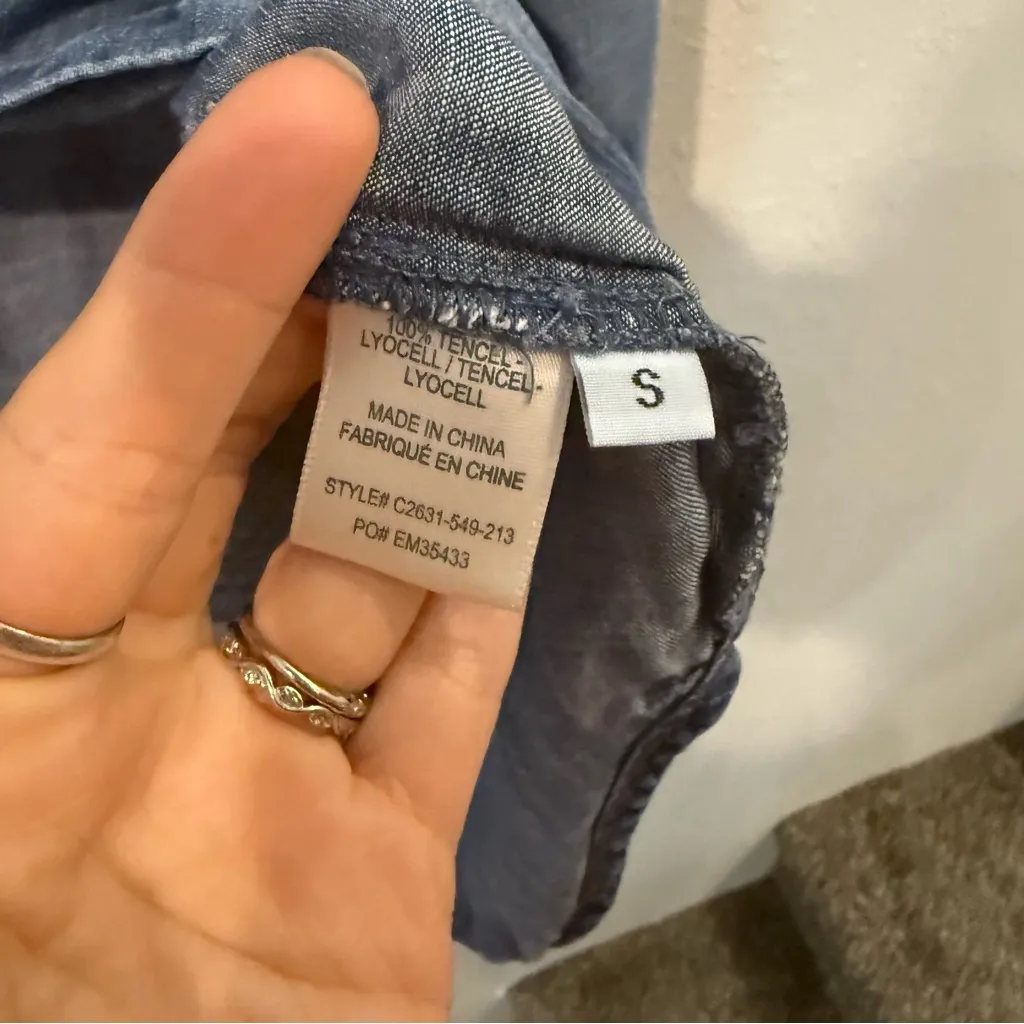 Anthropologie Cloth & Stone Chambray Button Up Blouse - Image 8