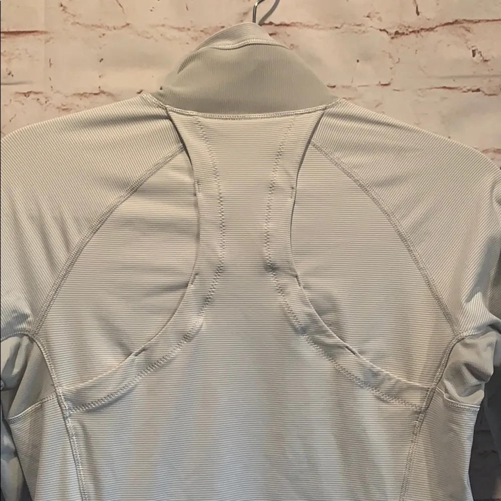 Lululemon Run Wild 1/2 Zip Pullover 6 Stripe thumb holes mock neck - Image 8