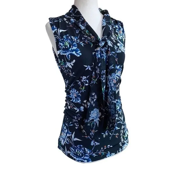 White House Black Market Floral‎ Print Tie VNeck Shell Black Blue China Sea - XS - Image 6