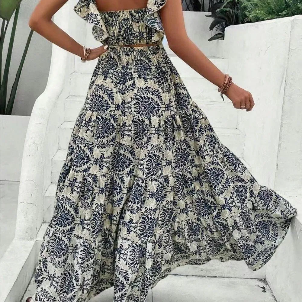 Floral Blue and Cream Women's Set - Image 2