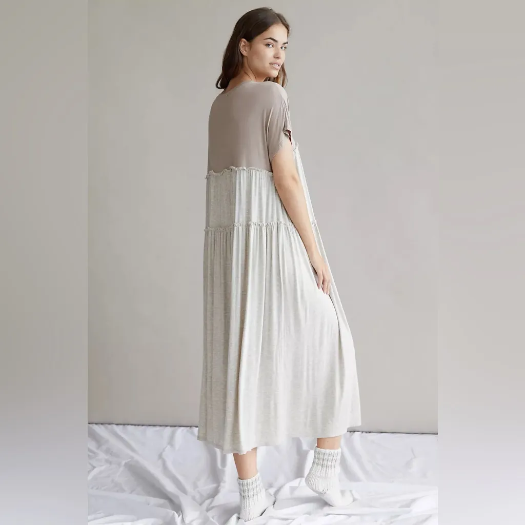 Anthropologie Saturday Sunday Bobbie Tiered Midi
Jersey Dress In Beige Size XS - Image 4