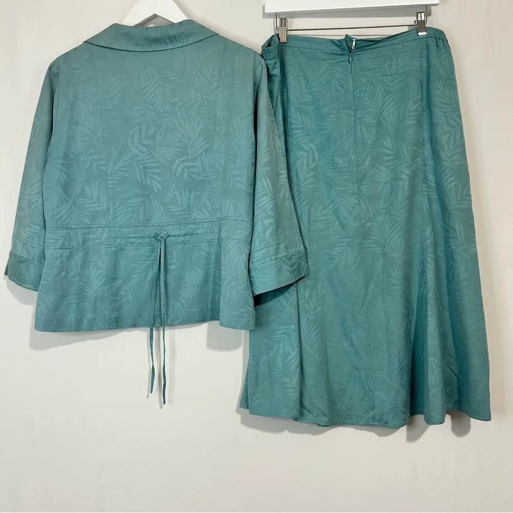 Nomadic Traders Women’s Vintage Patterned Blazer Skirt Set Blue Size Large FLAW - Image 11