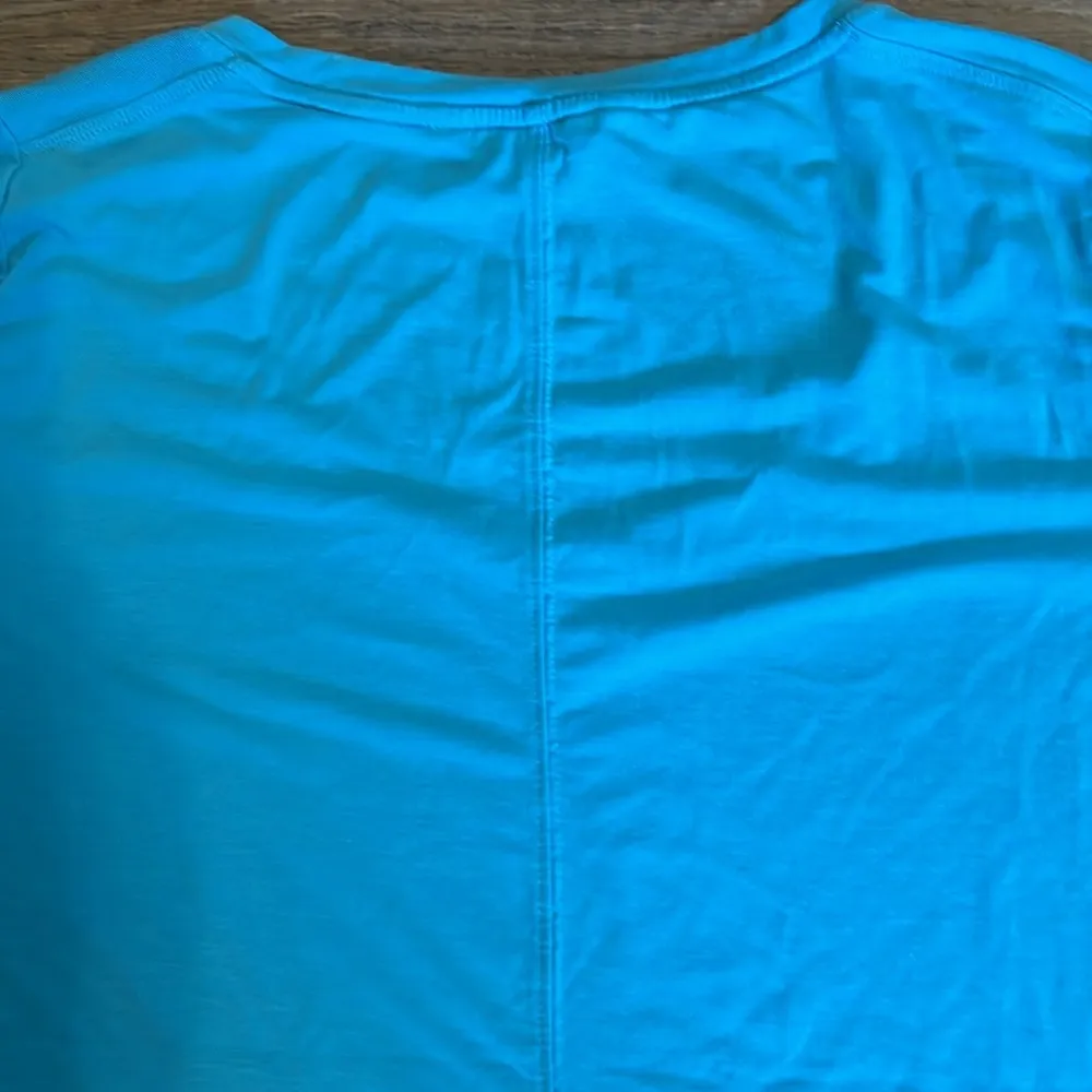 Athleta Turquoise Blue Fitted Short Sleeve Tee Short - Small - Image 5