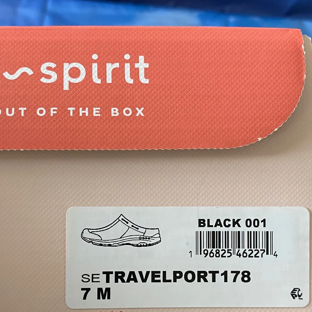 NWT Easy Spirit
Women's Travelport Nautical Mule Walking
Sneakers - Image 9