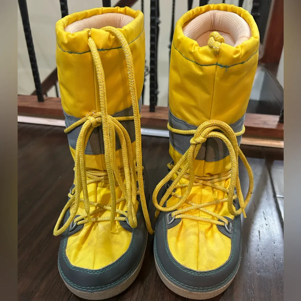 Marc Jacobs  Moon Boots Yellow Size Small - Image 2