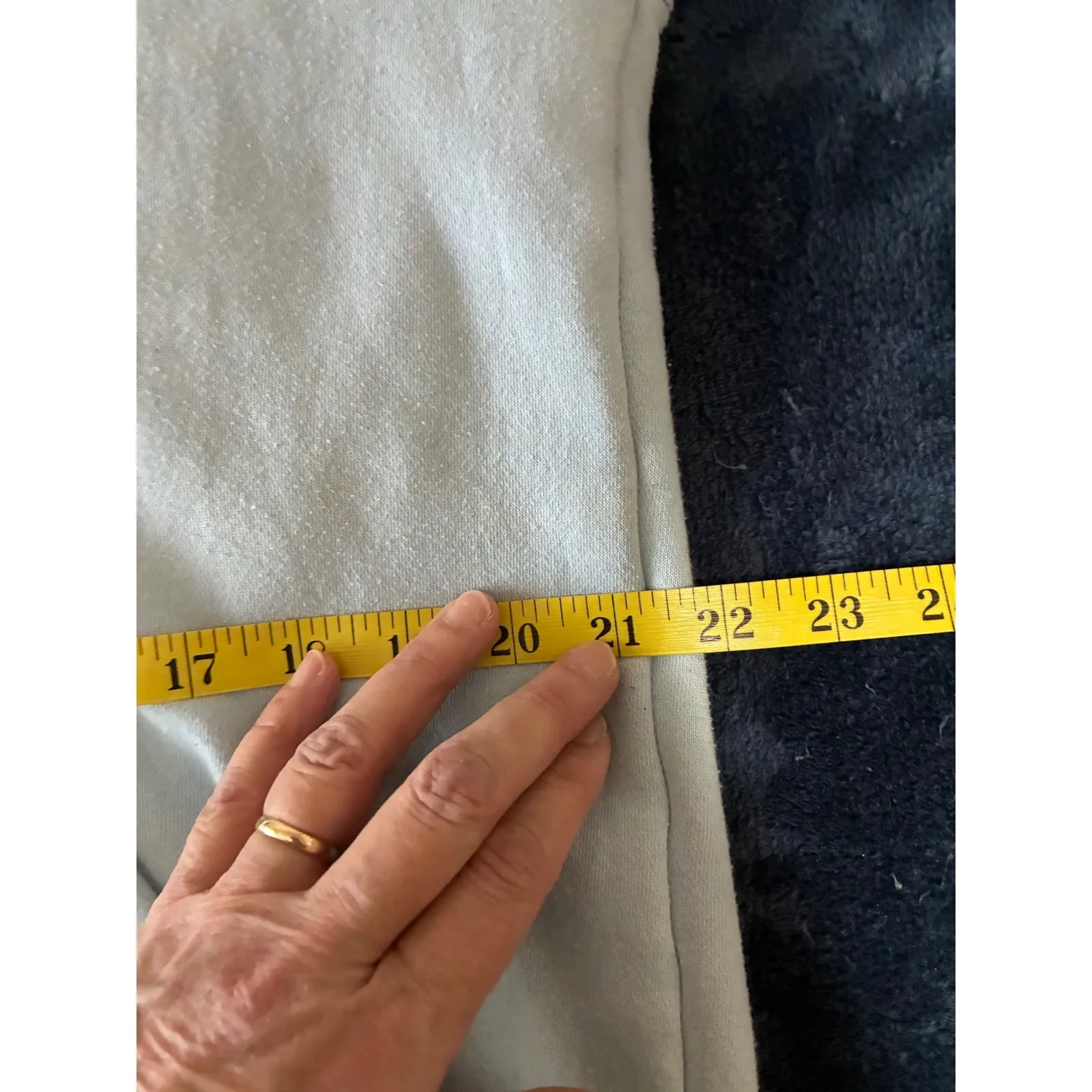 Athleta Two Tone Hoodie Size Medium - Image 6