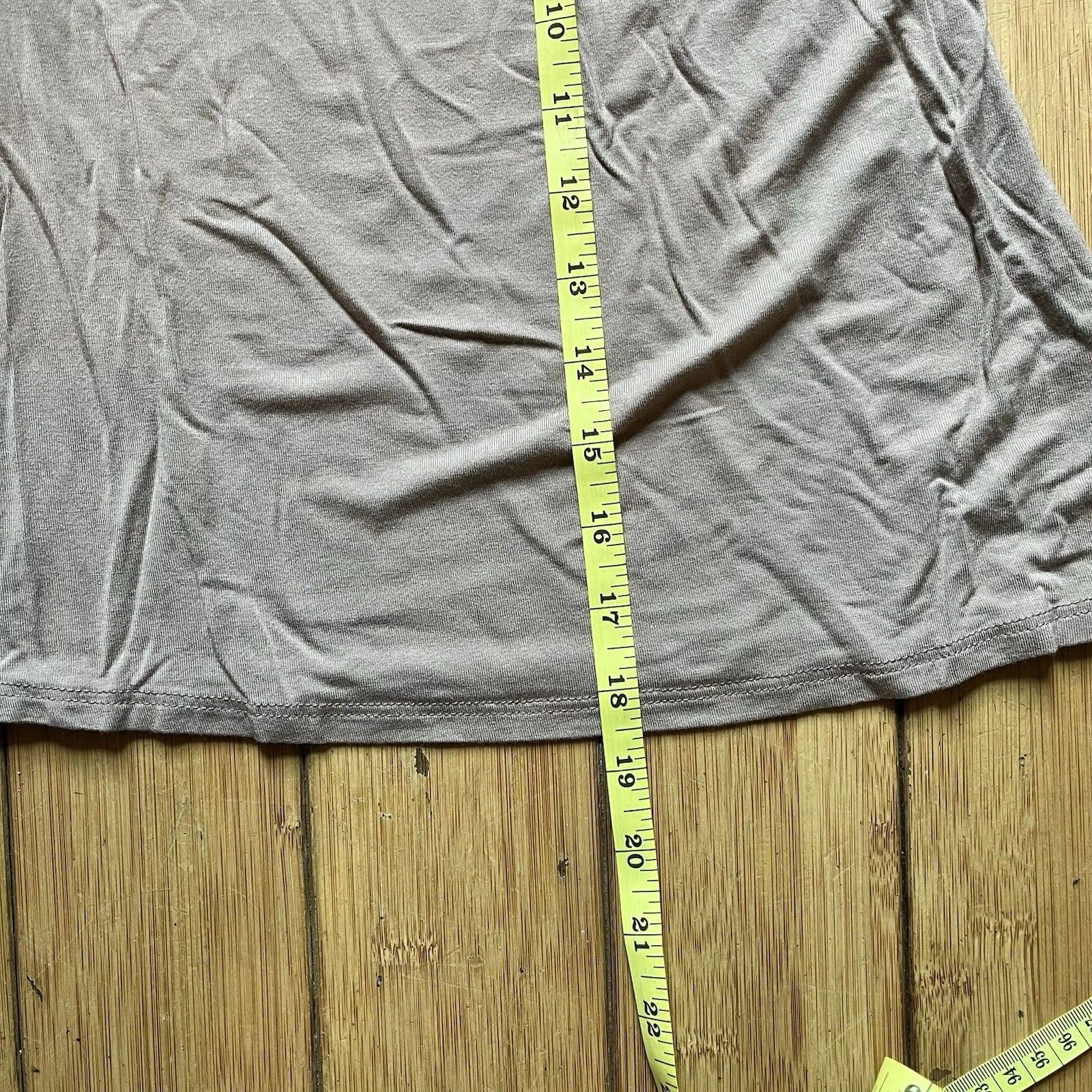 Lulus Modern Top Size Small Women’s Beige EUC - Image 3