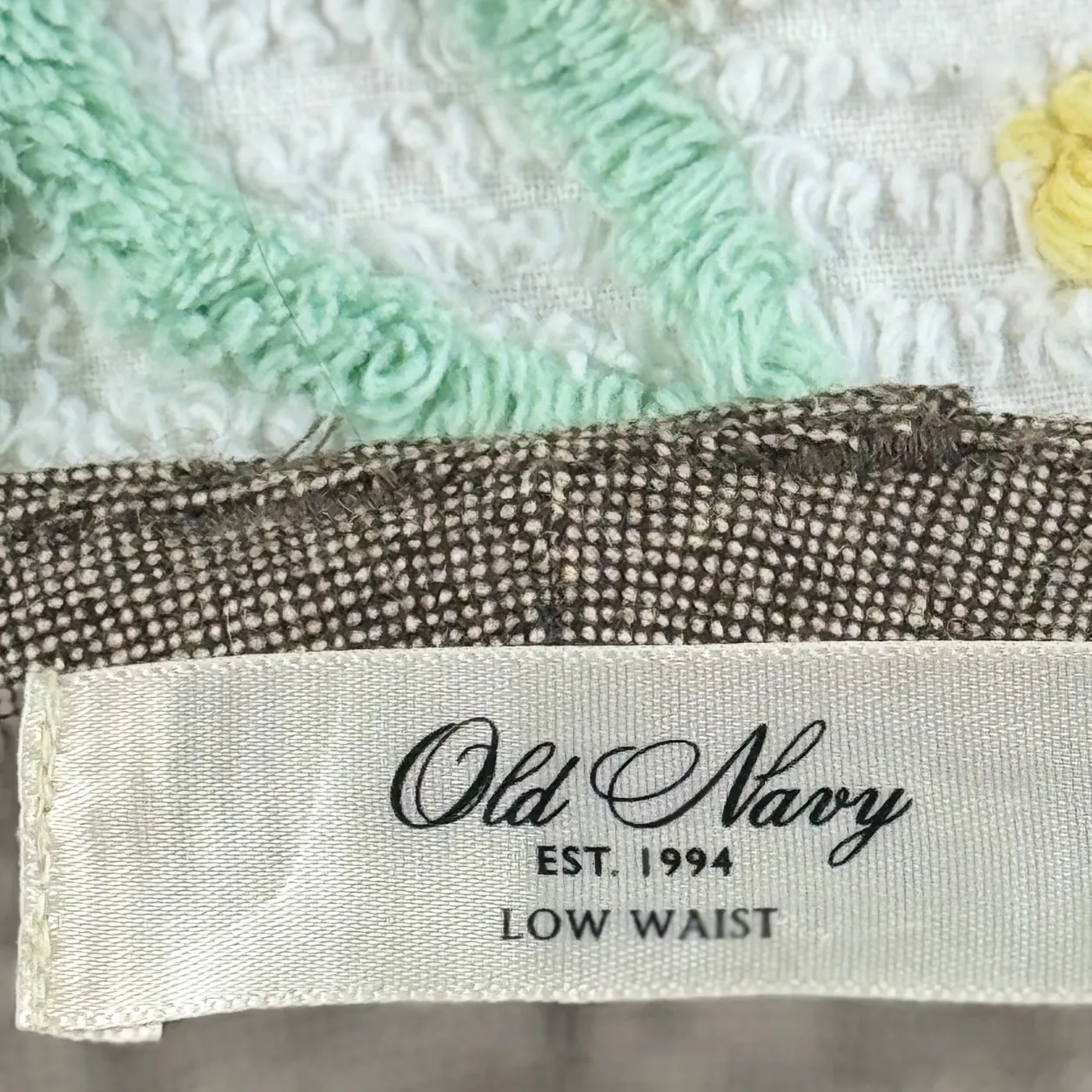 Old Navy Women Brown Tweed  Wool Herringbone Capri Pants Size 12 Button Cuff - Image 9