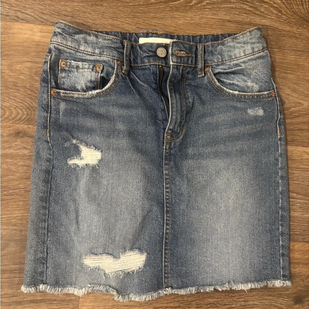 Ella Moss Junior High Waist Raw Hem Distressed Denim Mini Skirt Size 26 - EUC - Image 2