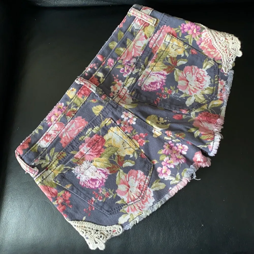 Mudd Flower jean shorts - Image 2