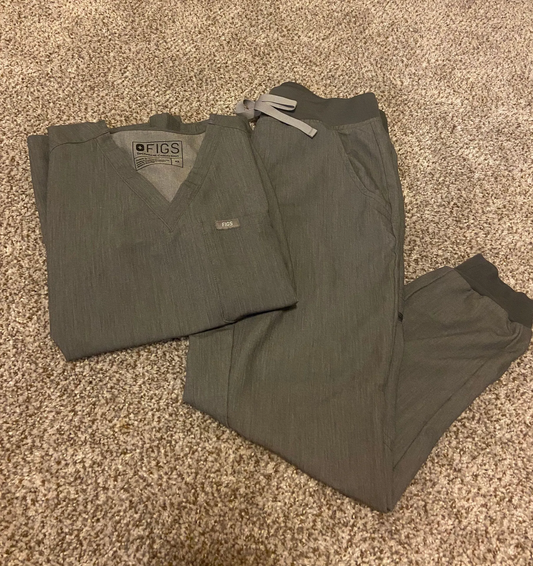 FIGS Scrubs Set - Image 2