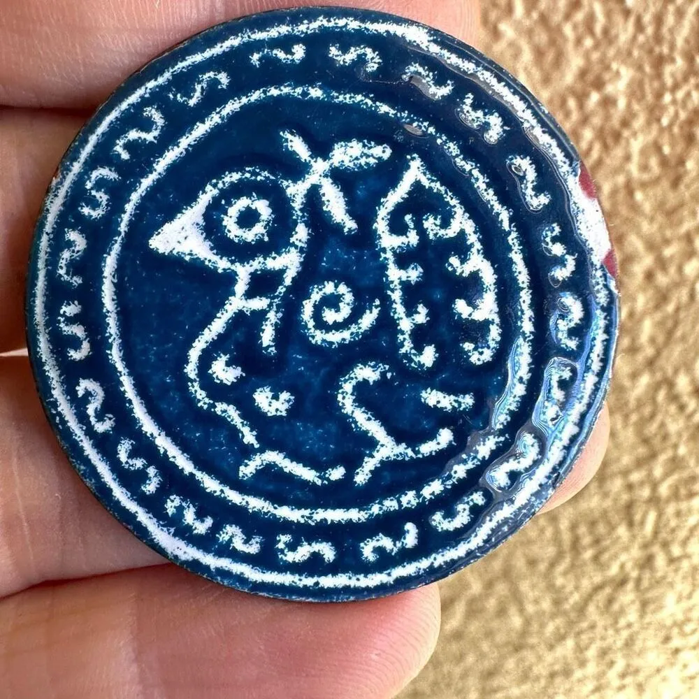 Vintage enamel copper bird circle brooch Blue - Image 2