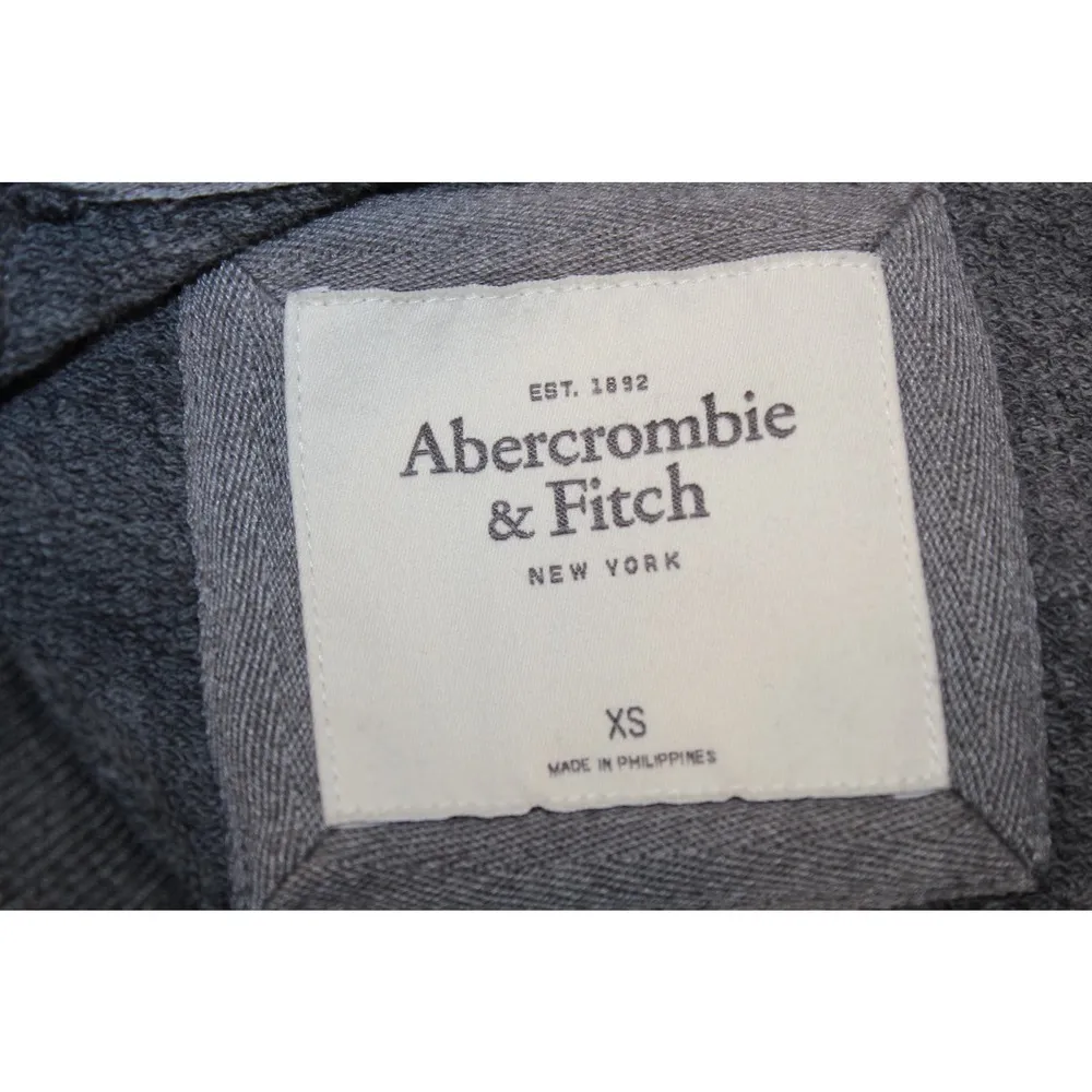 Abercrombie & Fitch Gray Pullover Crewneck Long Sleeve Sweatshirt Top Size XS - Image 3