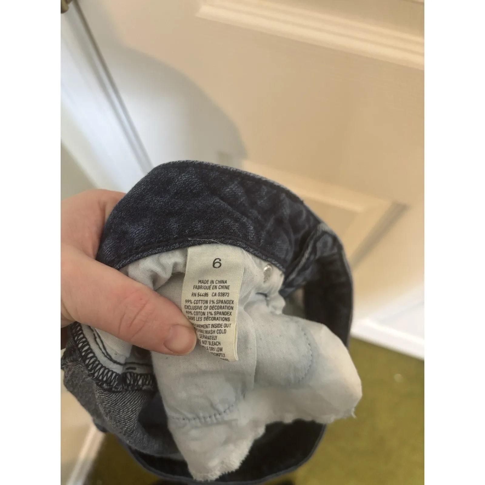 American Eagle Denim Shorts Size 6 Raw Cuffed Hem Dark Wash Festival Beach - Image 4