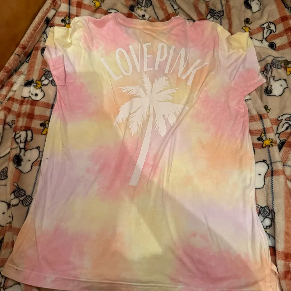 Victoria’s Secret pink tie dye v neck shirt - Image 4