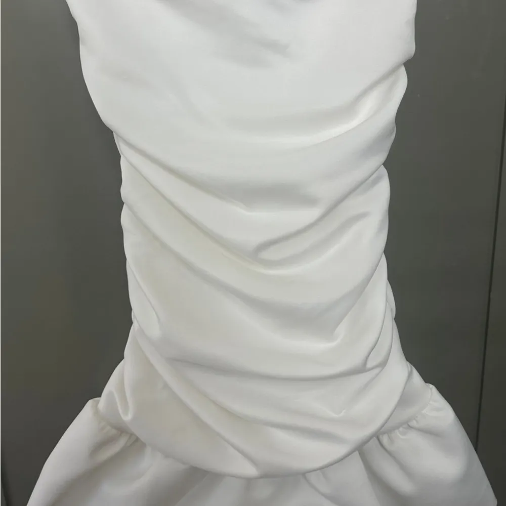 Blue Blush Strapless White Dress - Image 4