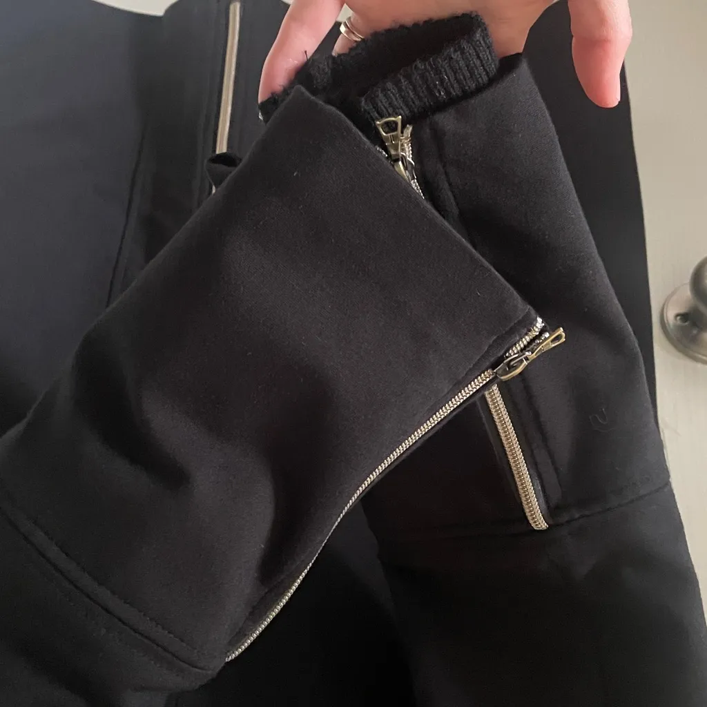 Trina Turk Trench Coat Zipper Detail Pink Lining Excellent condition Size 12 - Image 4