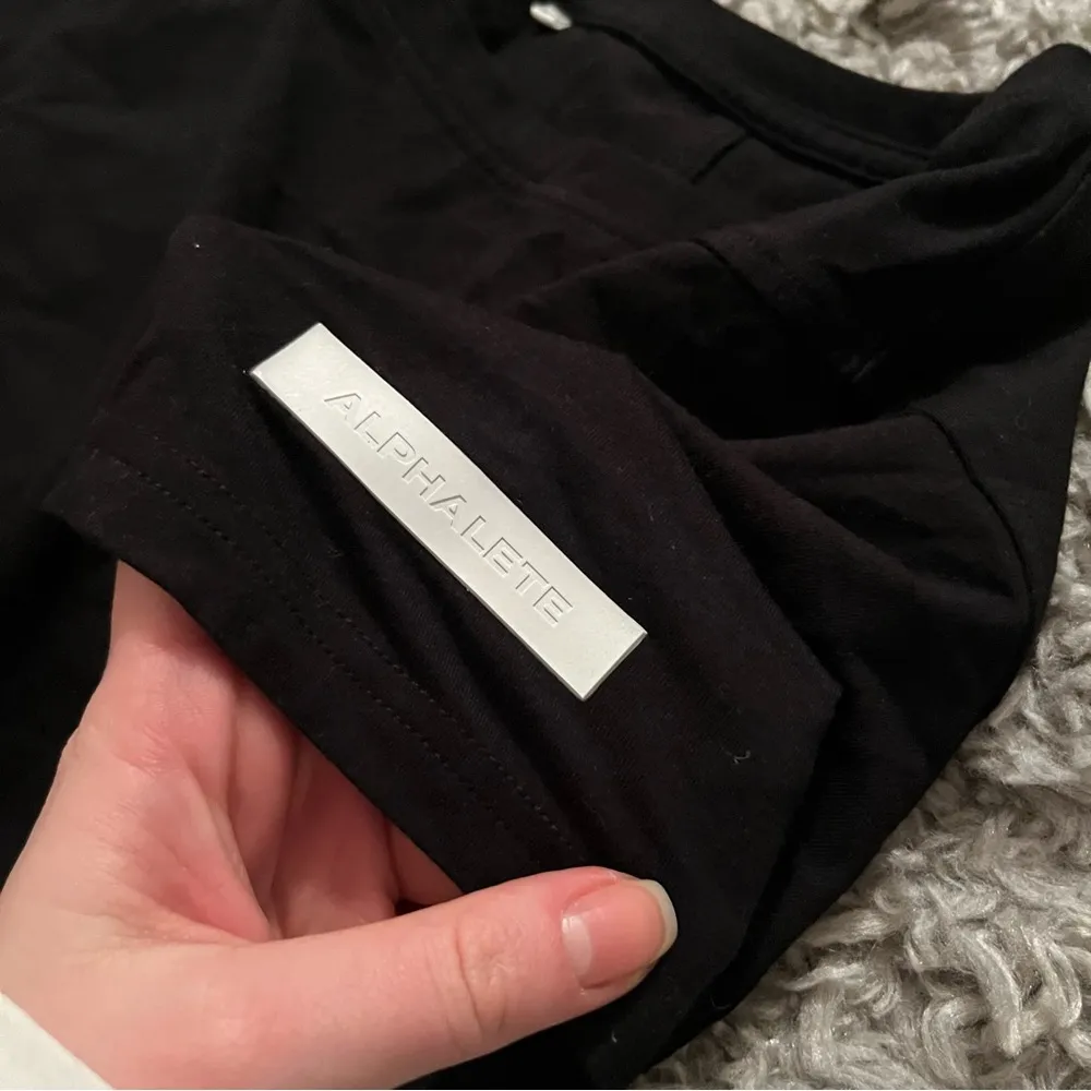 Alphalete black t shirt size medium - Image 2